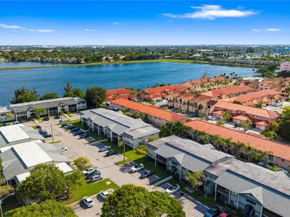 20760 NE 4th Ct APT 102, Miami, FL 33179