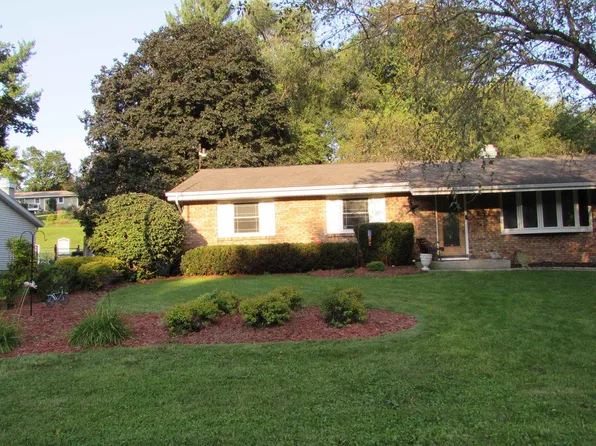 522 Sussex Dr, Janesville, WI 53546