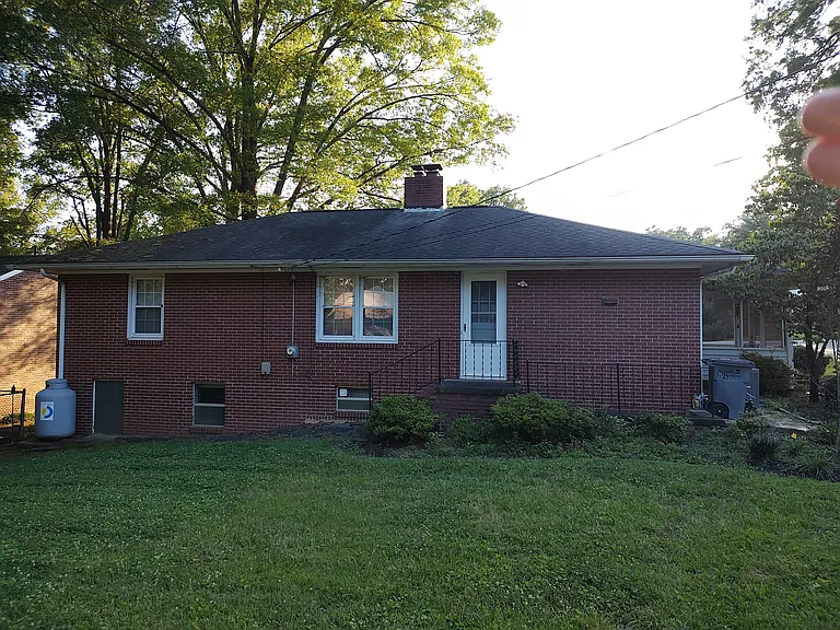 729 Grove Ave — Photo 3