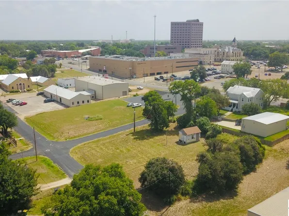 200 S Vine St, Victoria, TX 77901