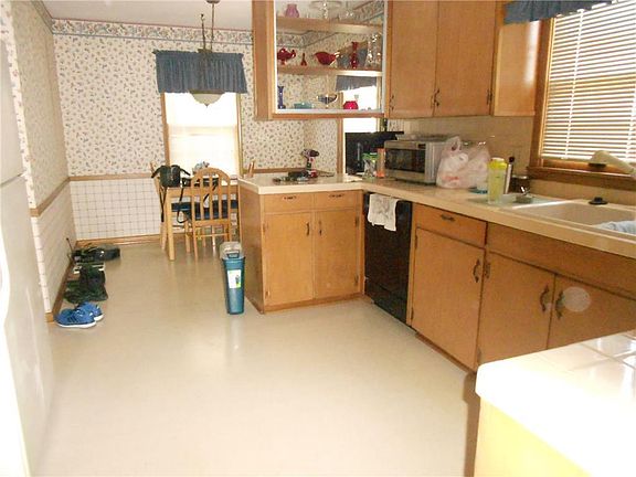 2nd image of 3513 Shady Bend Dr