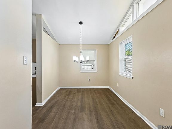 5th image of 5034 Jackson Ave