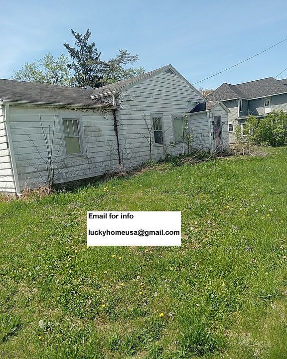 1st image of 412 E Main St