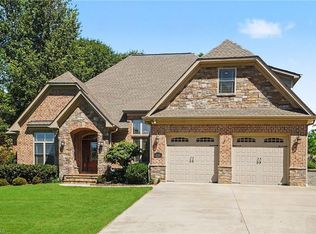 198 Windemere Isle Rd, Statesville, NC 28677