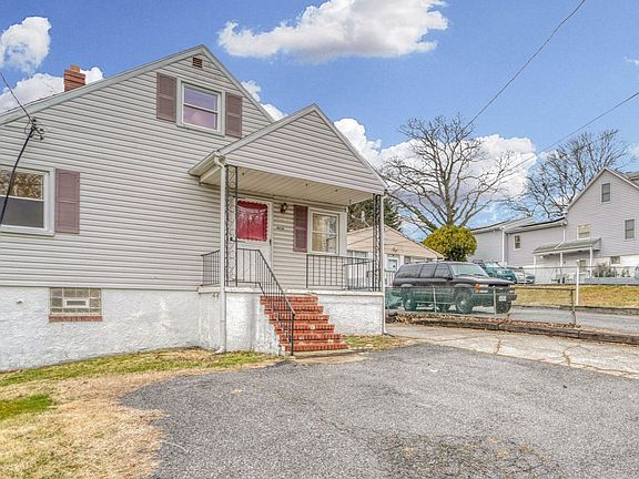 2nd image of 9616 Mason Ave Front A