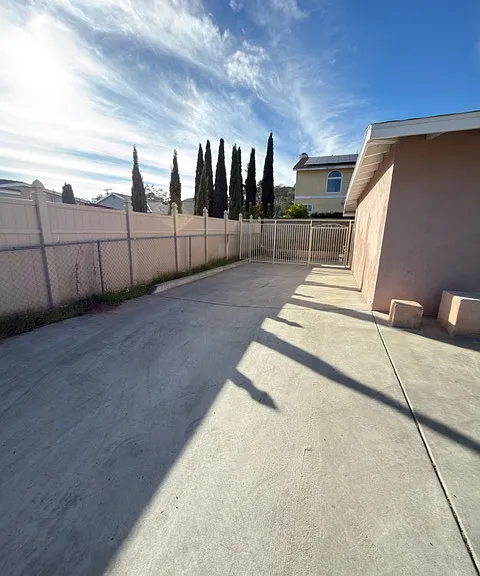 12317 Leona Ln — Photo 4