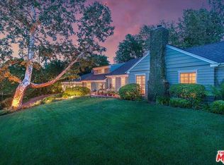 19346 Olivos Dr, Tarzana, CA 91356