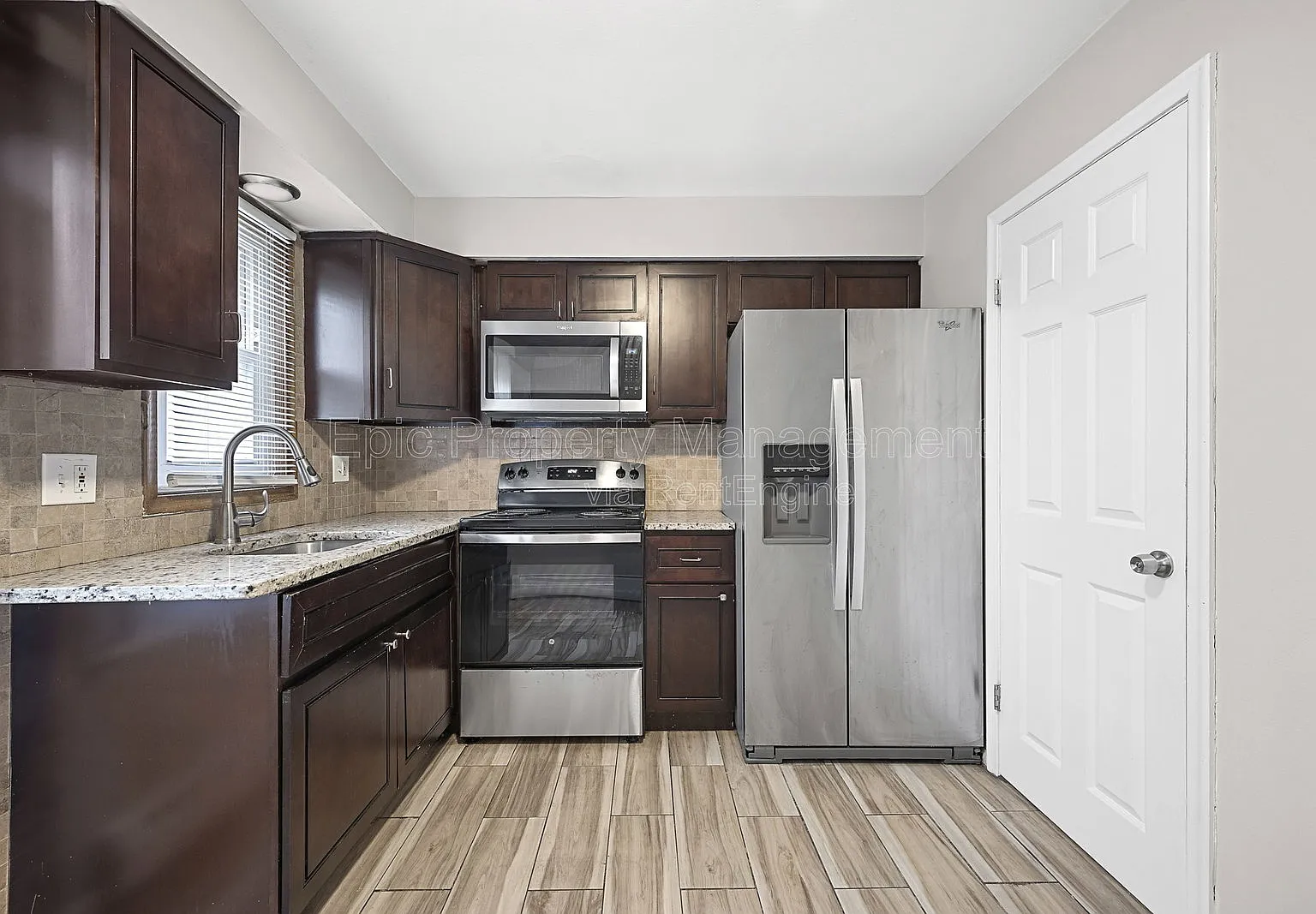 2 bed, 1.0 bath, $1,195 — Photo 2