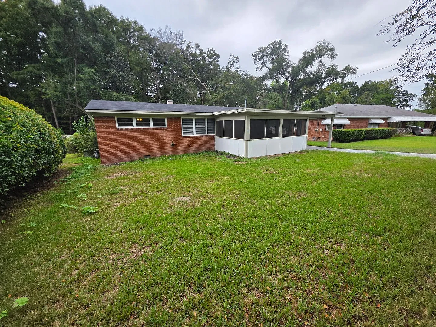 Lovely 3bed 2bath single level home in South Augusta — Photo 2