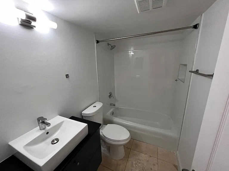 875 NW 13th St #421 — Photo 19