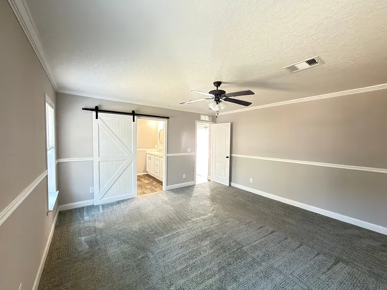 55 Oak Ave — Photo 30
