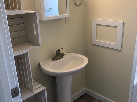 3rd image of 20 Haven St