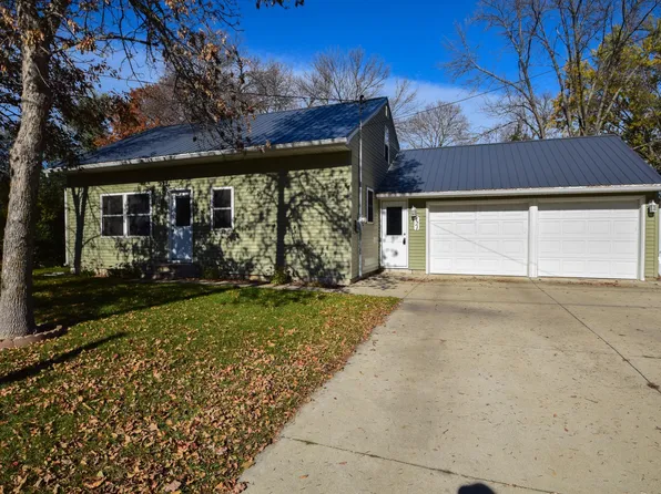 121 School St, Belgrade, MN 56312