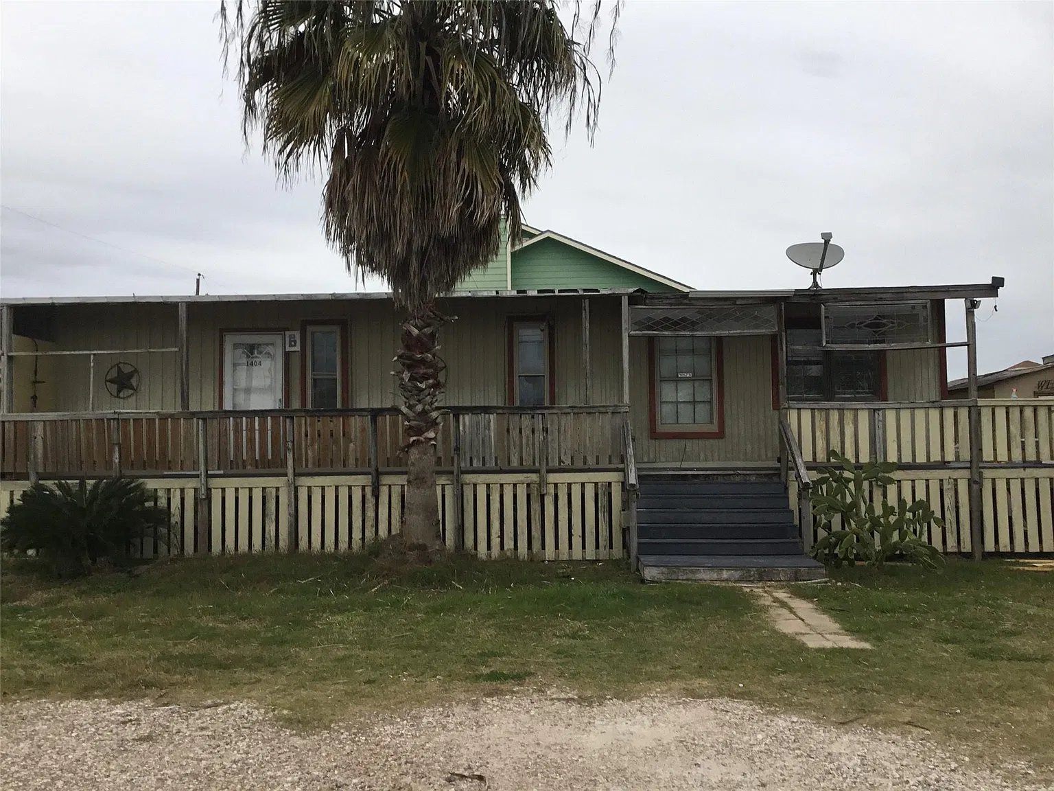 3 bed, 1.0 bath, 900 sqft, $900 — Photo 1