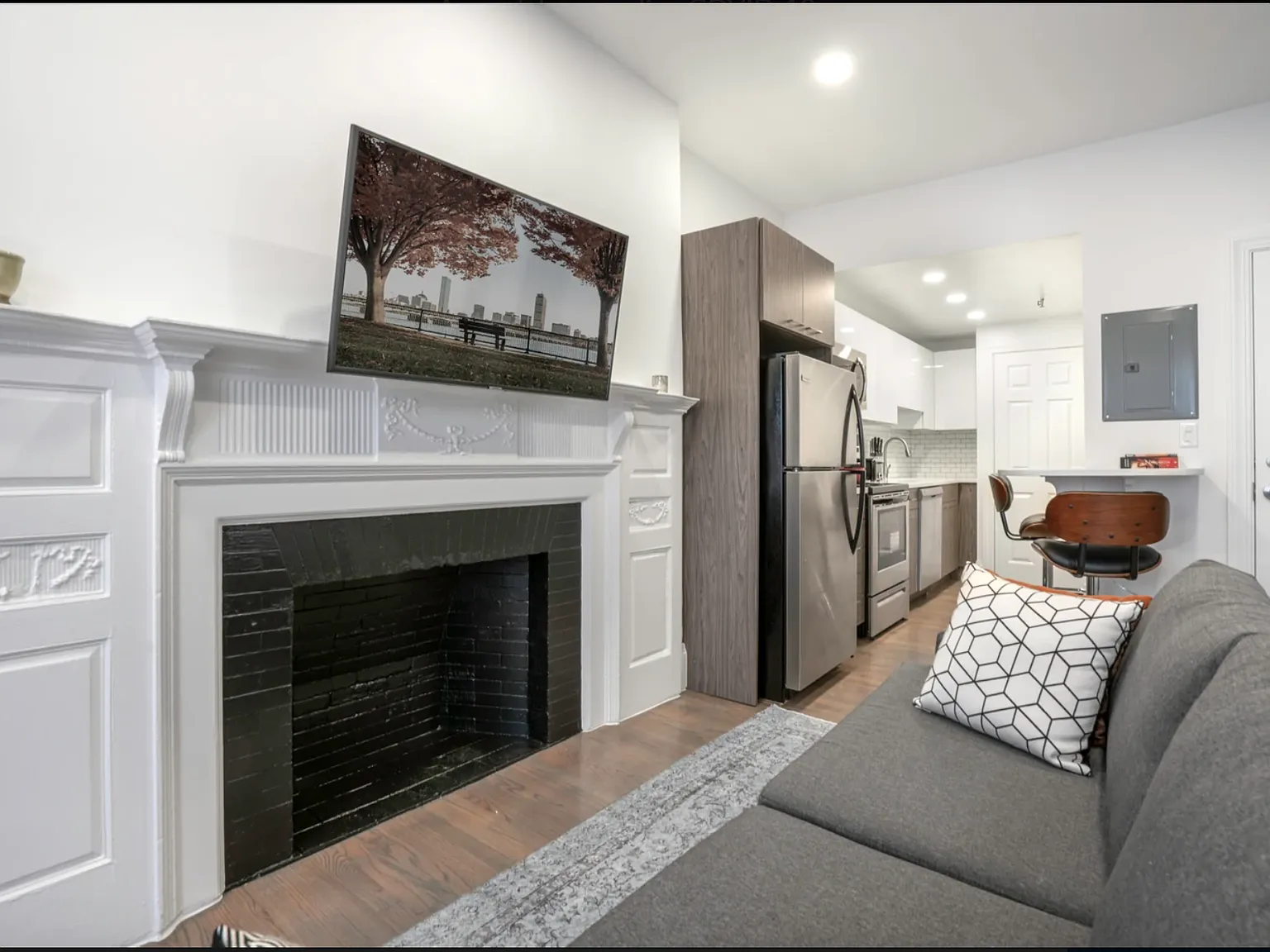 1 bed, 9999 sqft, $3,150 — Photo 4