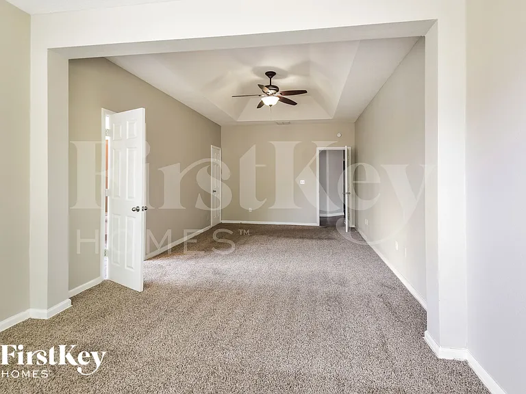 7298 Hunters Horn Dr — Photo 12