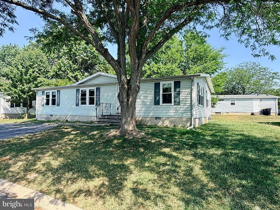 1st image of 19 Gordon Dr