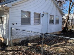 1217 N Lyon Ave, Springfield, MO 65802