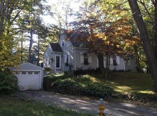 64 Oakhurst Rd, Cape Elizabeth, ME 04107