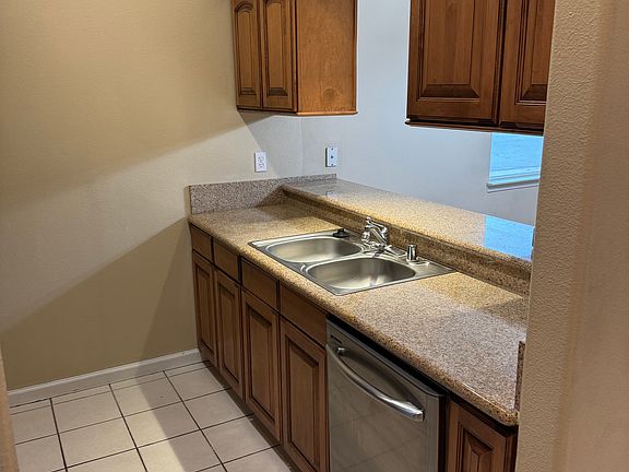 3rd image of 1171 Bel Aire Cir #1171