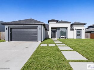 9175 Lake Charles Dr, Los Fresnos, TX 78566