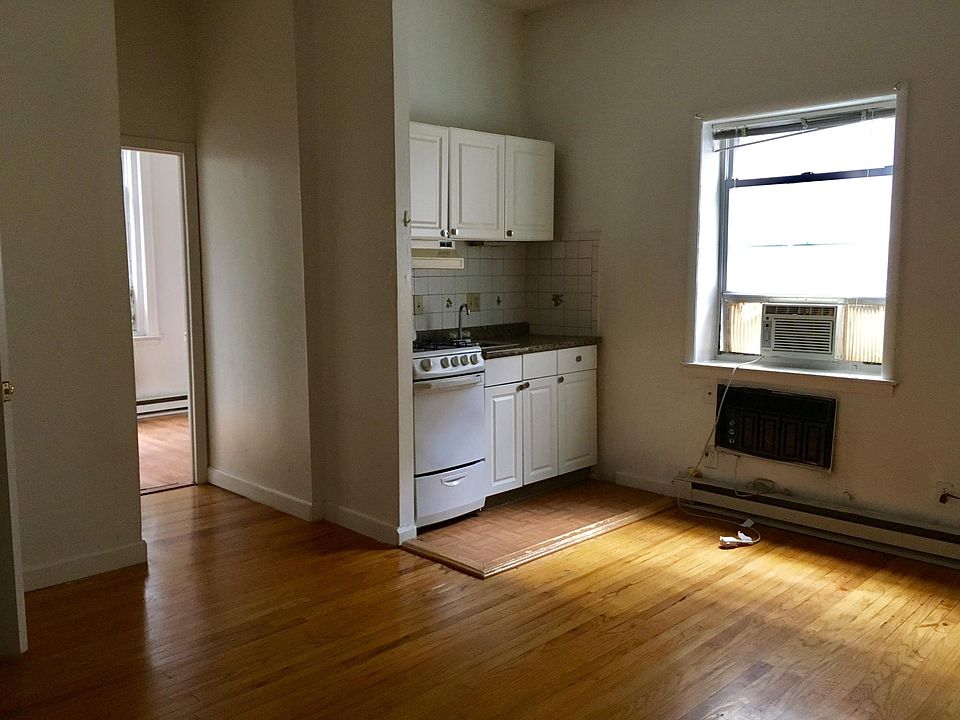 1st image of 1330 Pine St APT B204