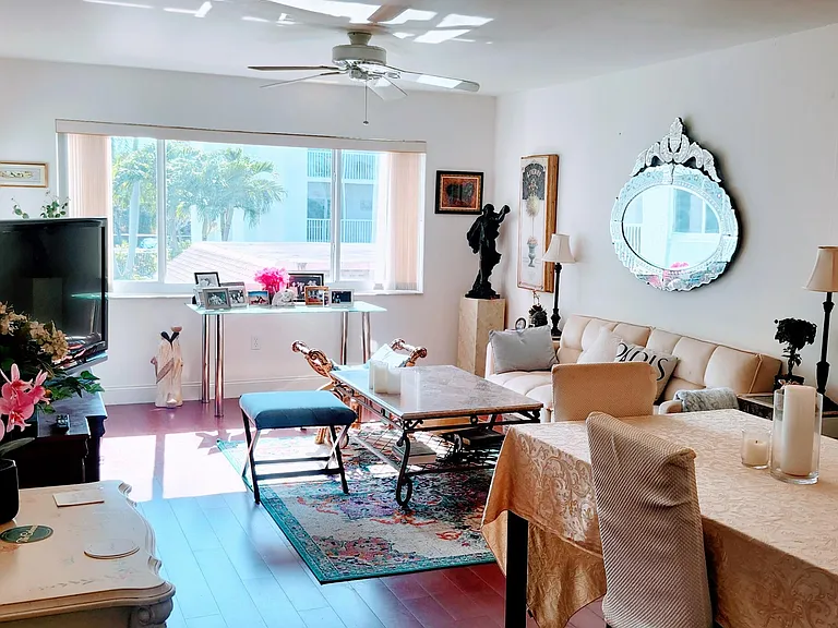 1516 S Lakeside Dr #206 — Photo 3