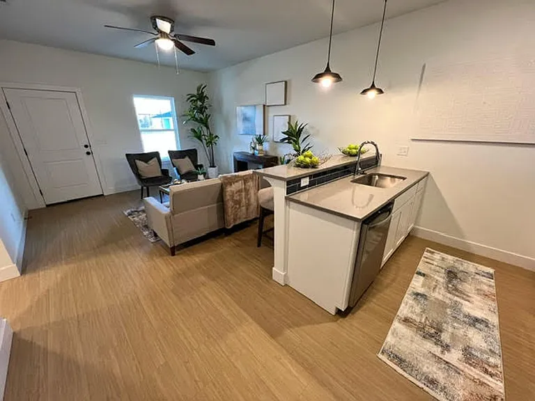 1800 Riverview Drive — Photo 18