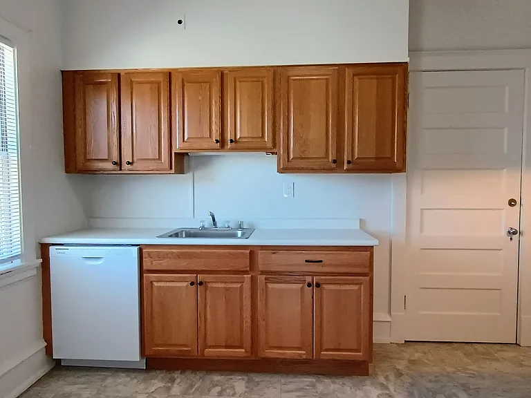 2518 N Farwell Ave — Photo 21