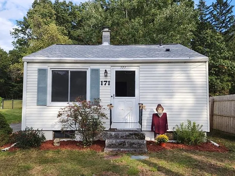 171 Old Lyman Rd — Photo 1