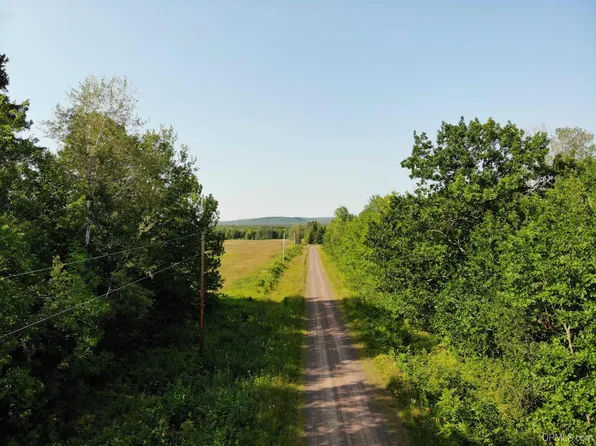 48 River Rd, Mass City, MI 49948