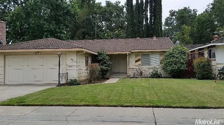 6446 Woodhills Way photo 1