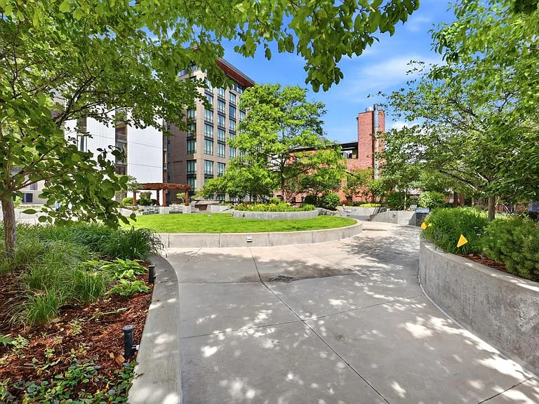 1625 Larimer St #1001 — Photo 12