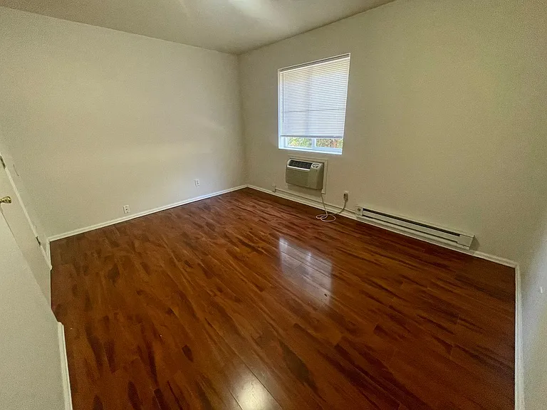 Oakshire Ln 1713 — Photo 5