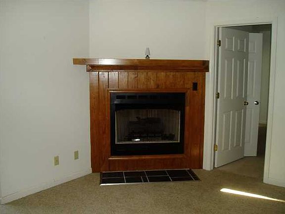3rd image of 14 Marwood Dr