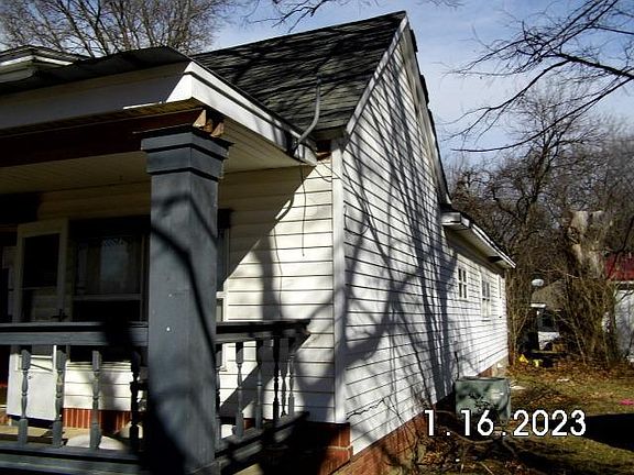 4th image of 204 W Tahlequah Ave