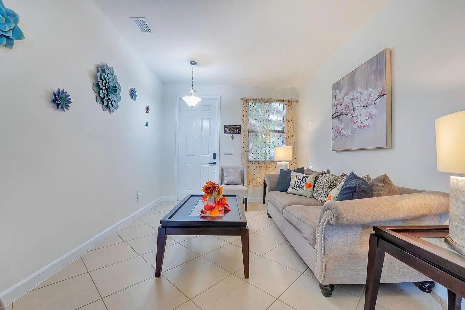 3 bed, 2.5 bath, 1466 sqft, $3,500 — Photo 3