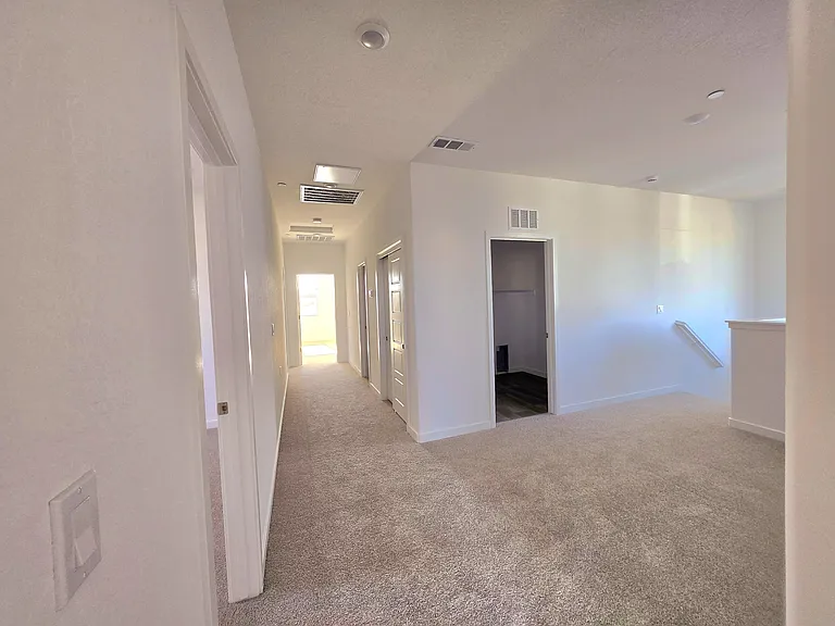 Pioneer Dr W — Photo 24