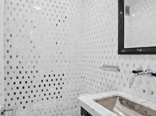 116 East 66th Street 9/10C image 9 of 9