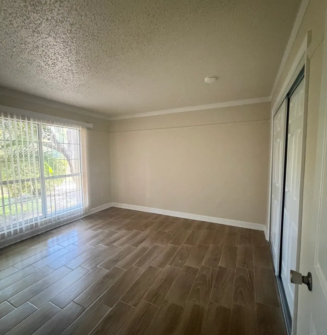 2 bed, 1000 sqft, $1,650 — Photo 4