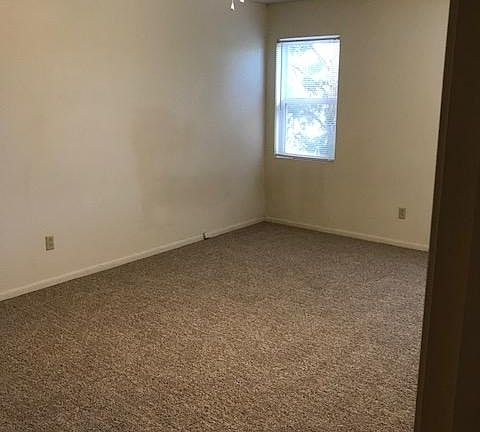3rd image of 950 Buena Vista St APT C8