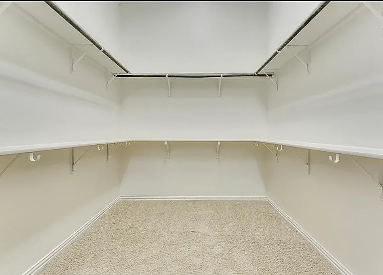 580 Hampshire Dr — Photo 11