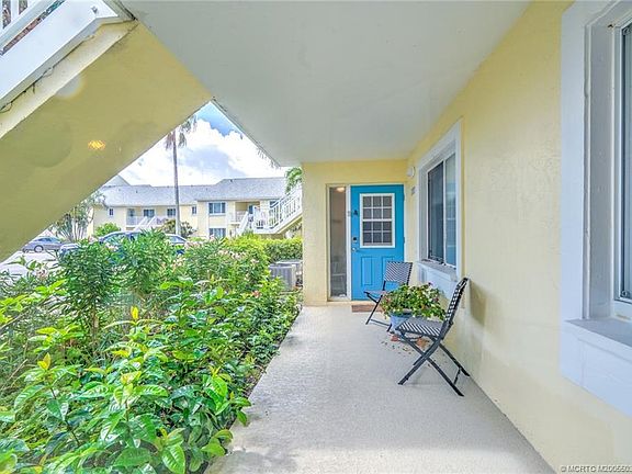 3rd image of 5553 NE Gulfstream Way
