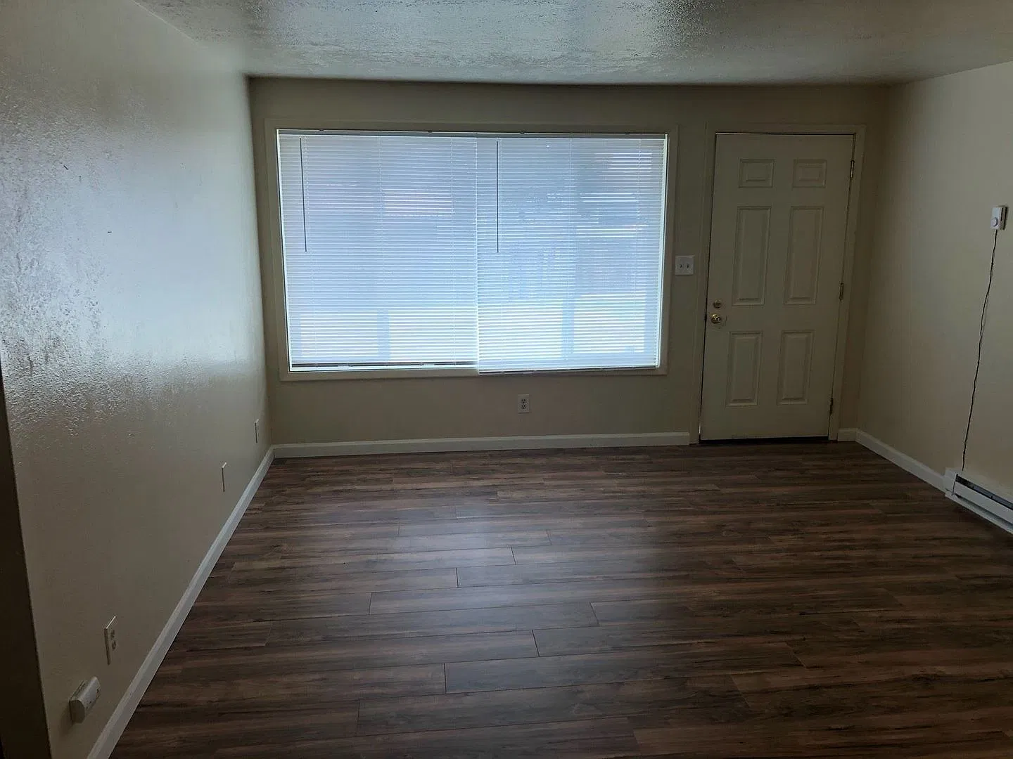 5883 Onyx — Photo 4