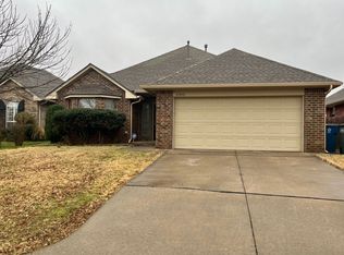 2912 Shortgrass Rd, Edmond, OK 73003