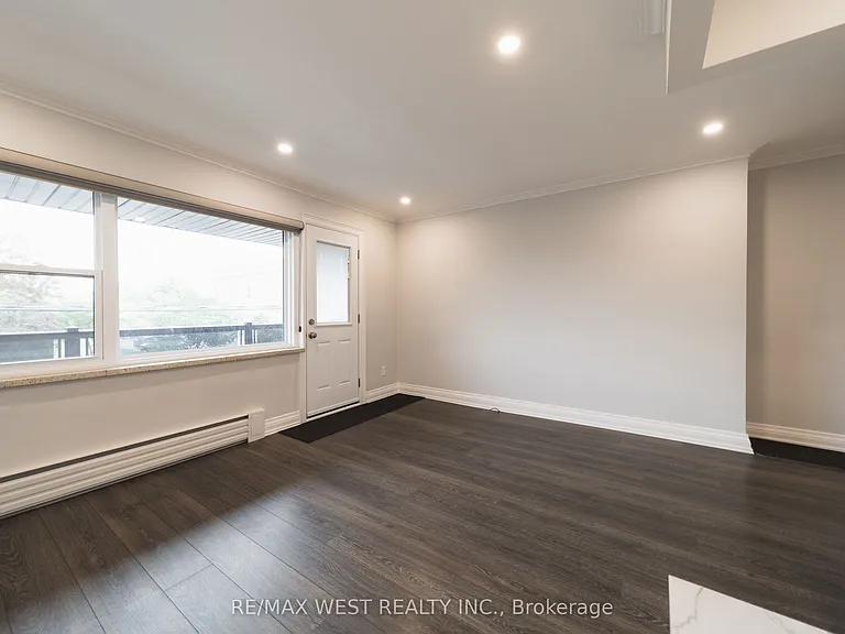 237 Melrose St #7 — Photo 5
