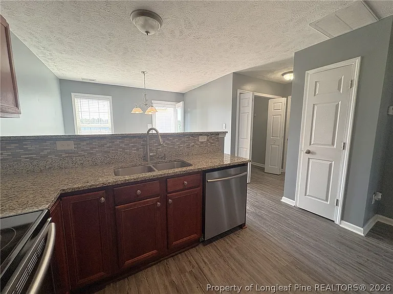 117 Scranton Ct — Photo 5