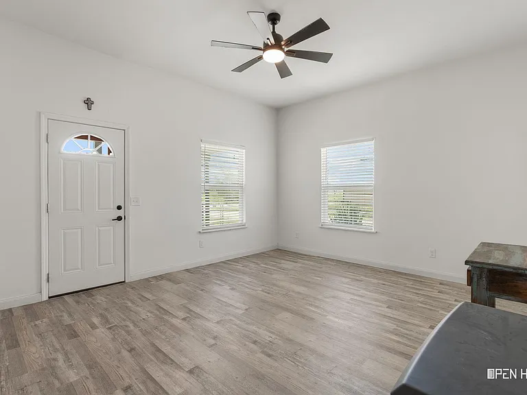 5312 Crown Ln — Photo 5