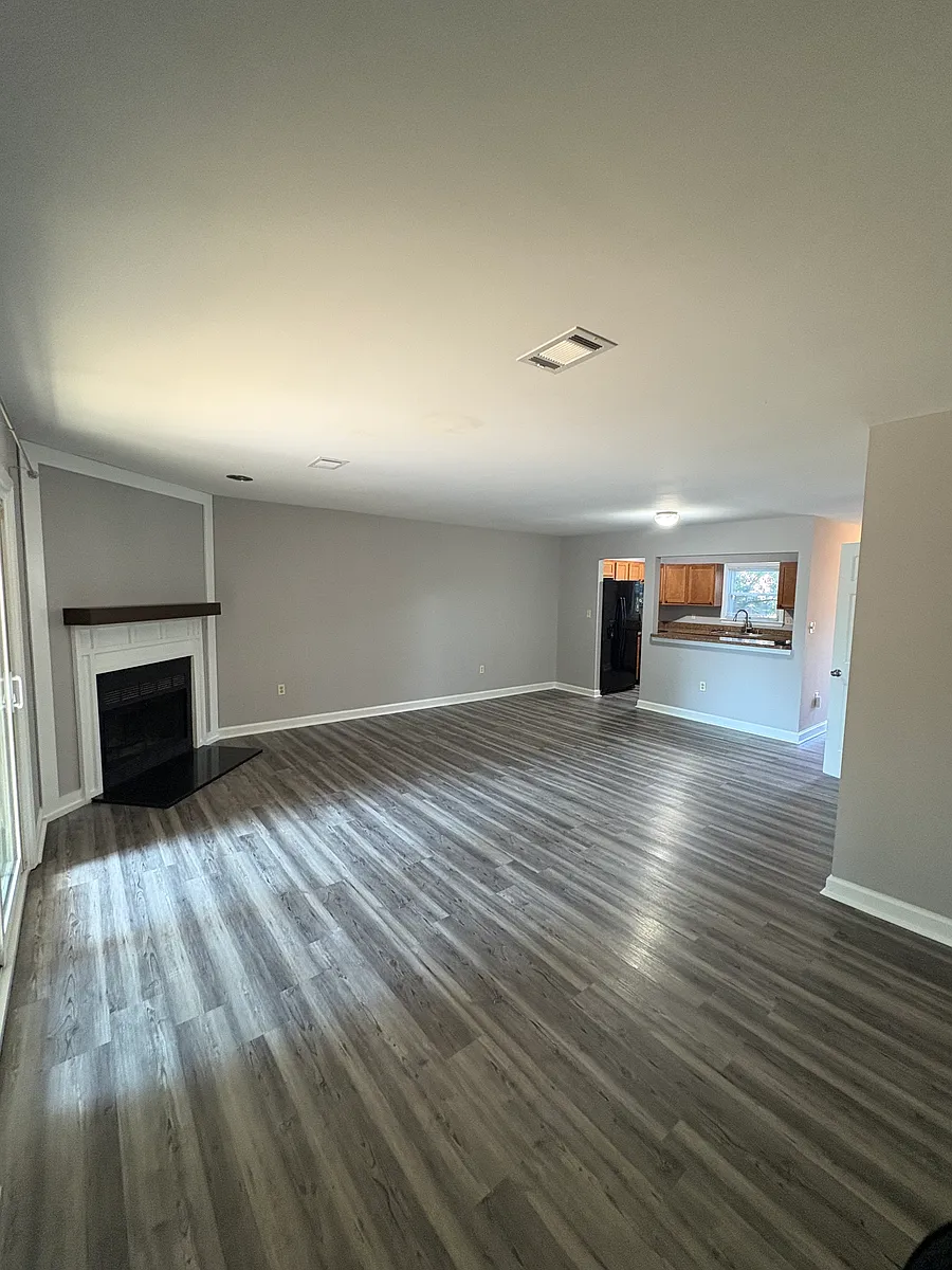 Building Photo - 1460 Deer Lake Cir