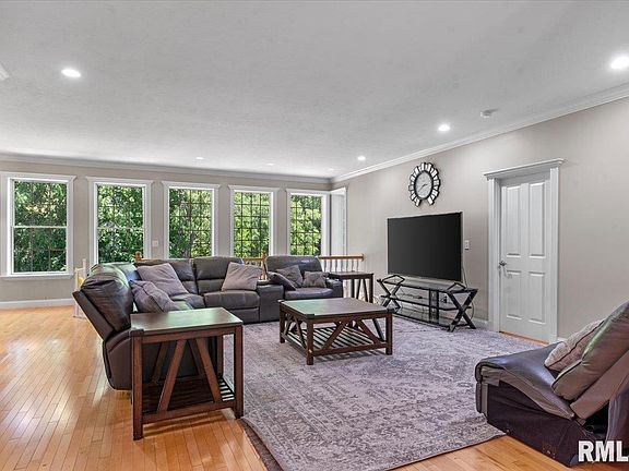 4th image of 2320 Chatham Rd